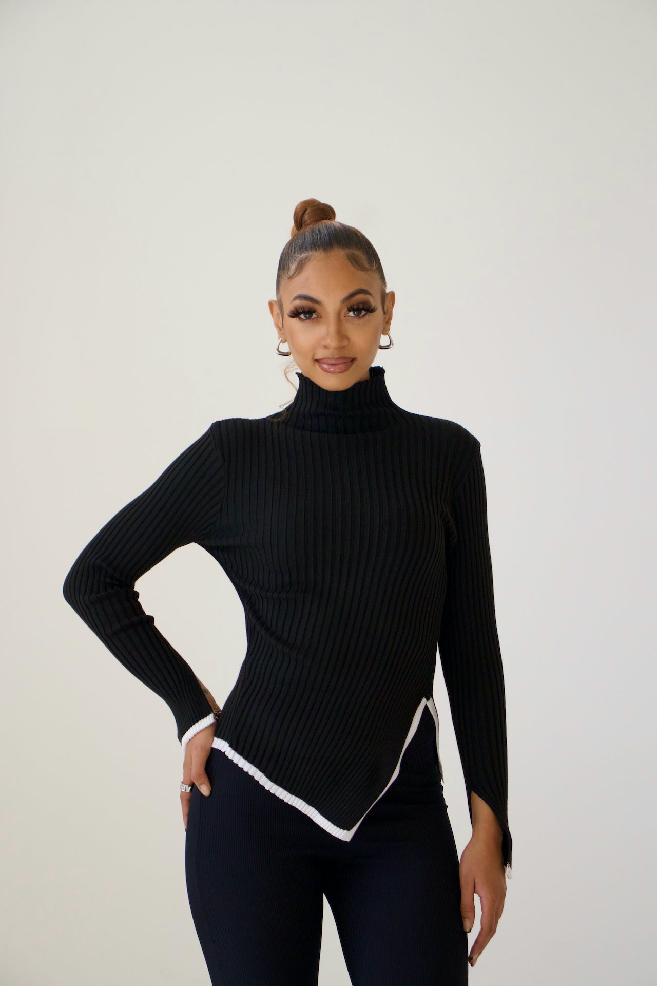 ELEGANTE TURTLENECK TRUI